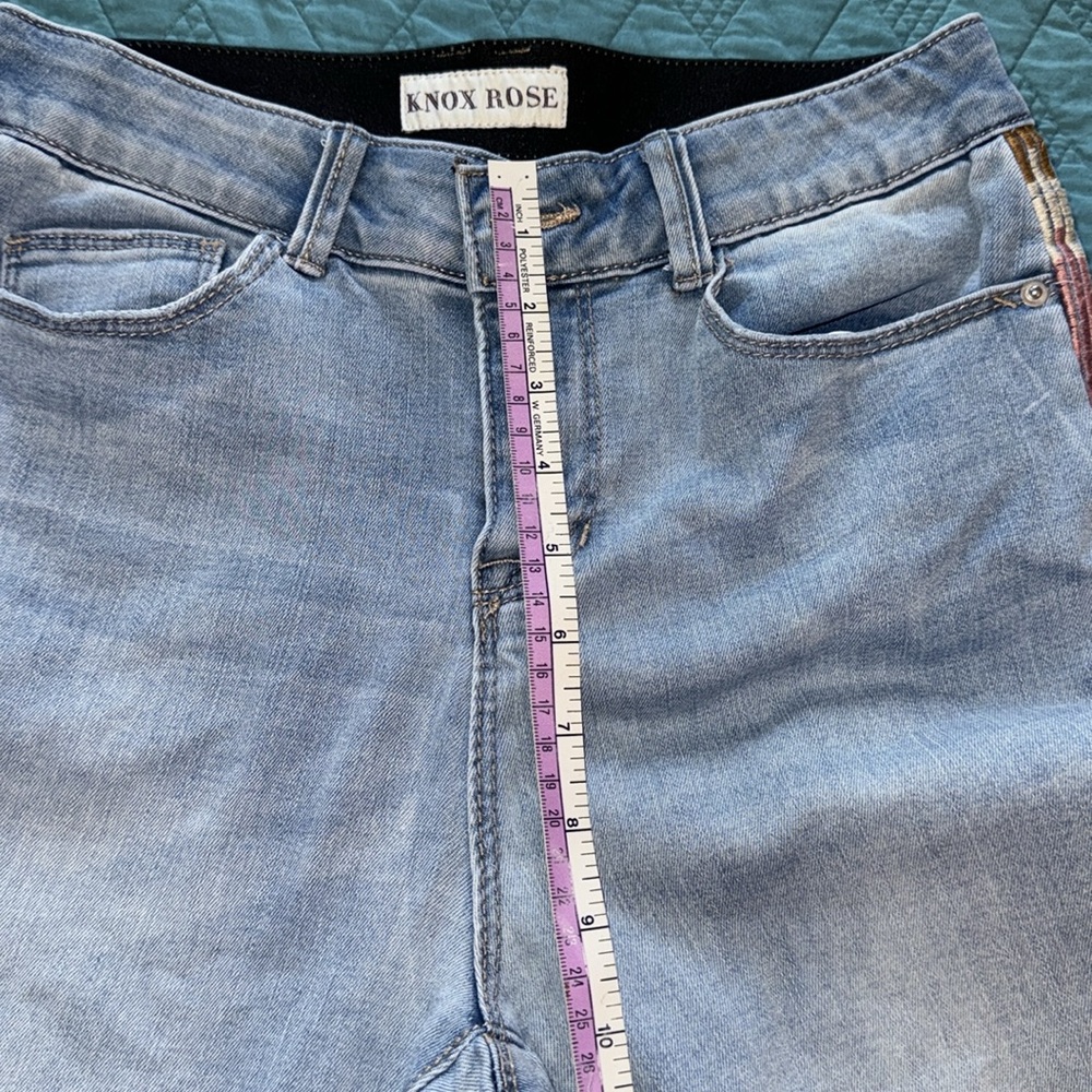 Embroidered Jeans - Picture 4 of 7